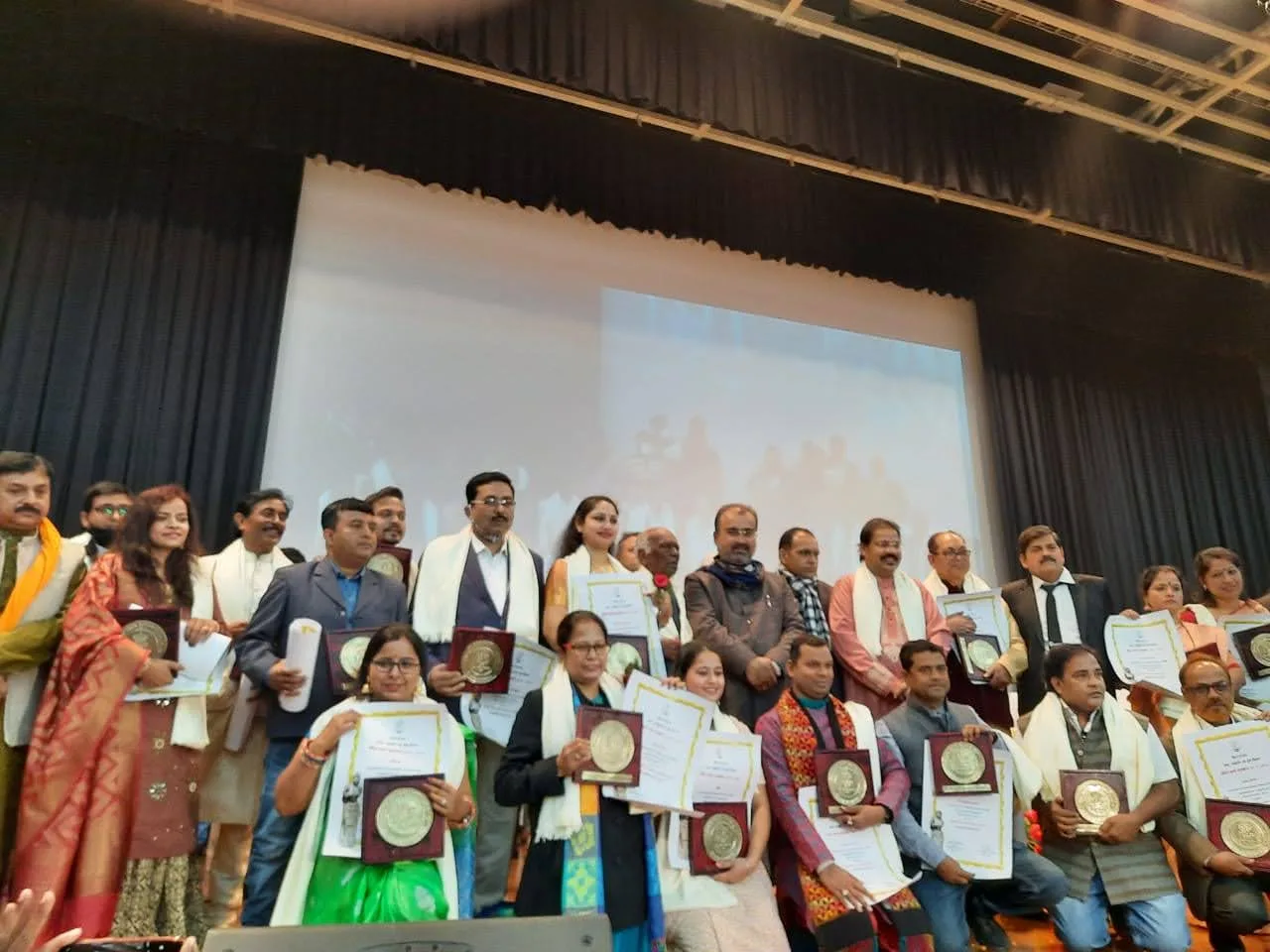 Bihar Kala Puraskar 2019–20 — with the honoured artists.