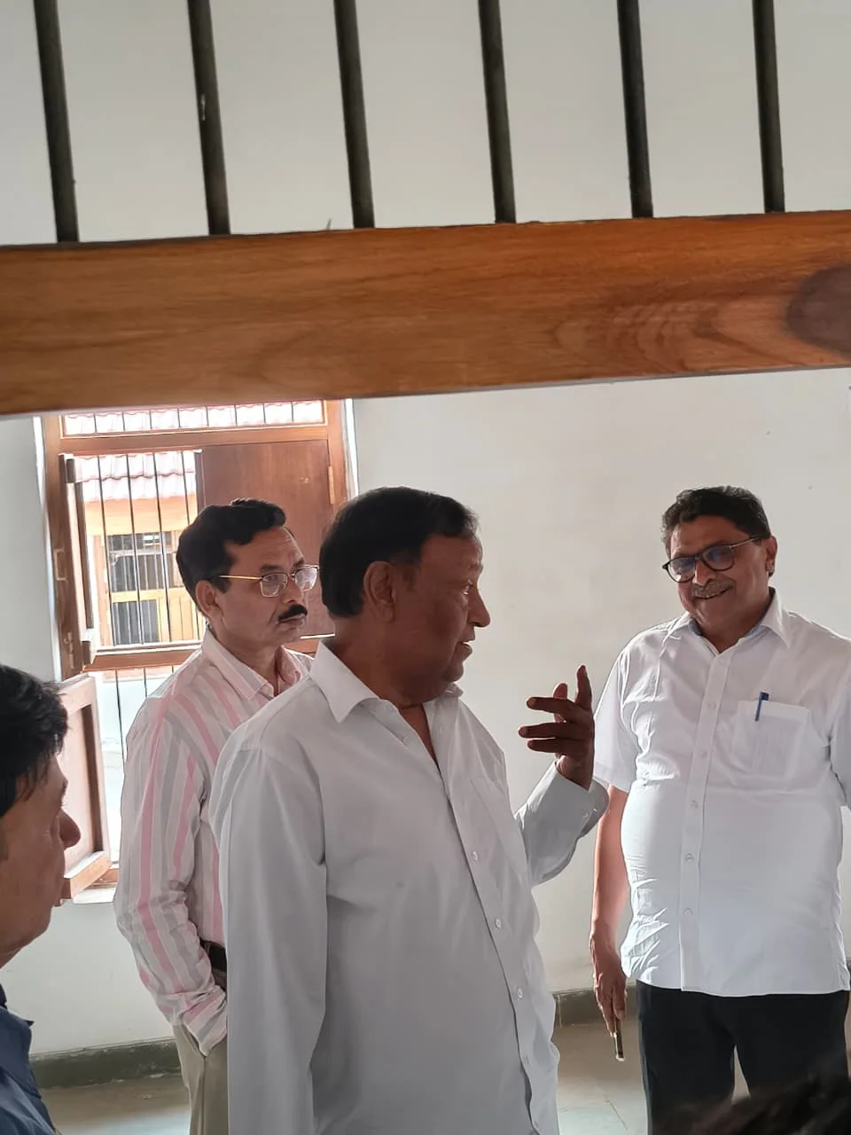 A moment between sessions.